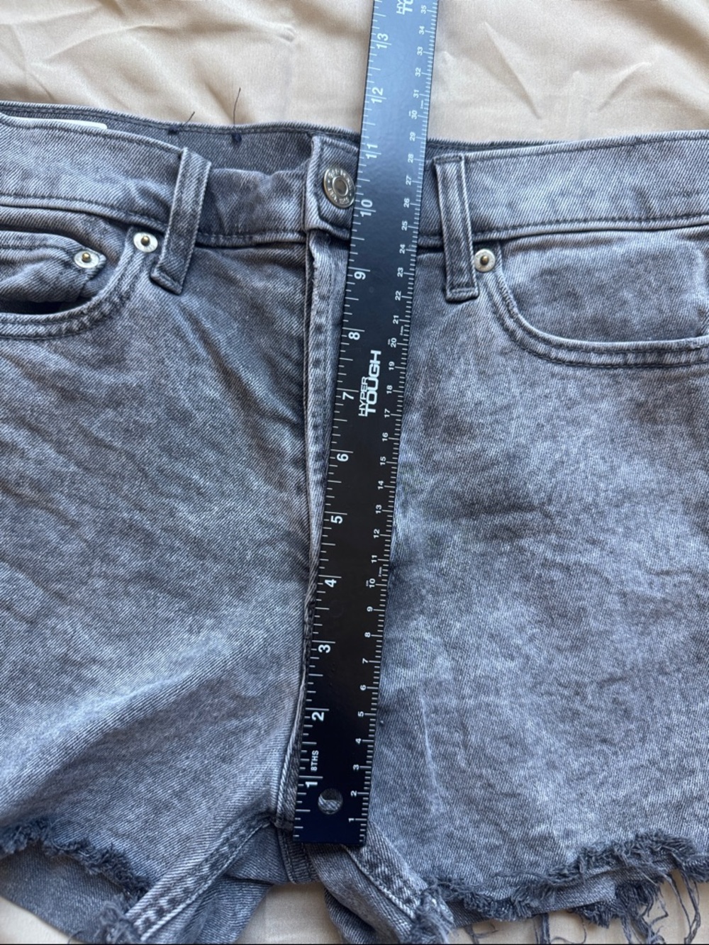 Women’s Gap Cheeky Short High Rise size 8 R Grey Acid Wash - Picture 4 of 9